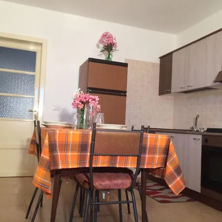 Holiday home Casa Vacanze Rosa *